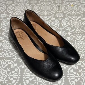 Brioso Black Leather Women's Shoes